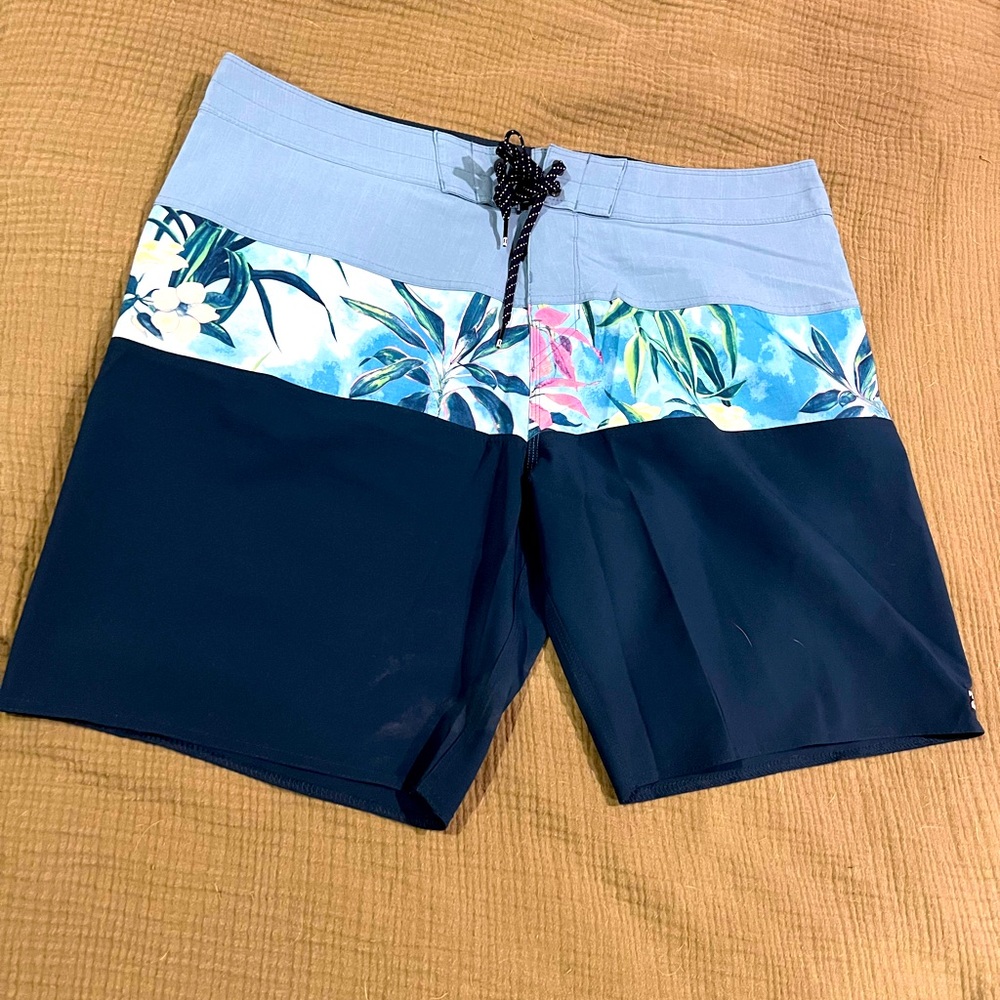 Billabong Performance Recycler Tribong Pro Boardshorts Men's Size 38